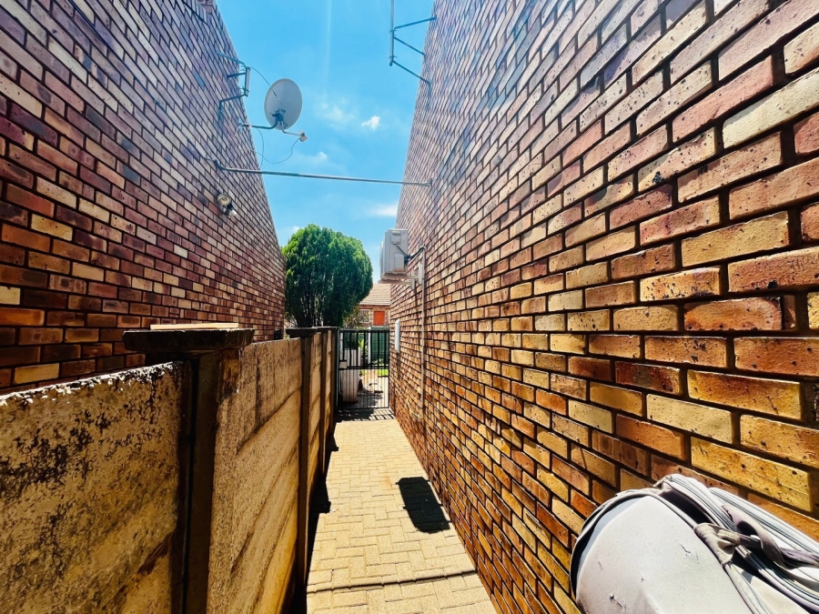 3 Bedroom Property for Sale in Langenhovenpark Free State